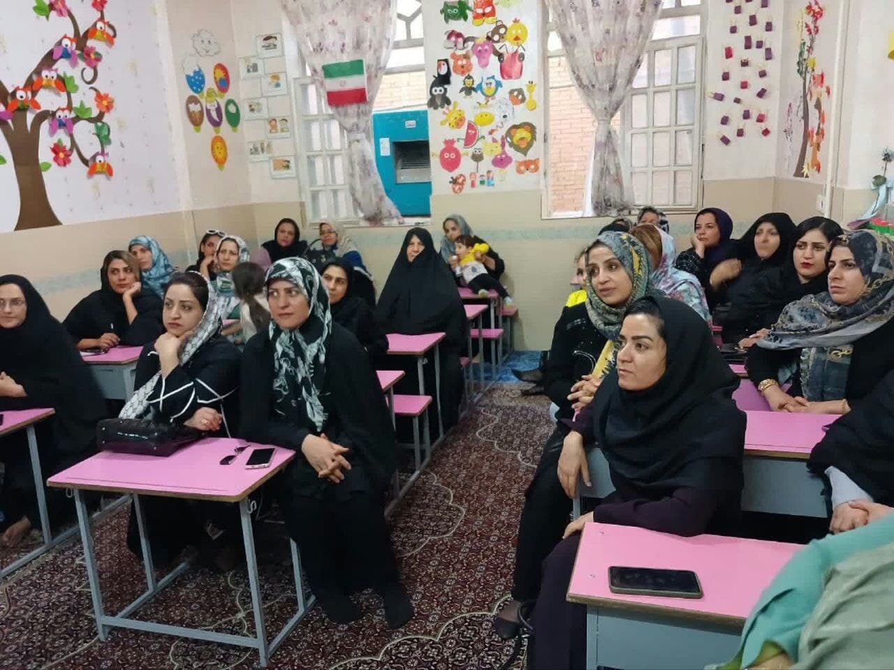 انجمن کلاسی وبیان برنامههای آموزشی